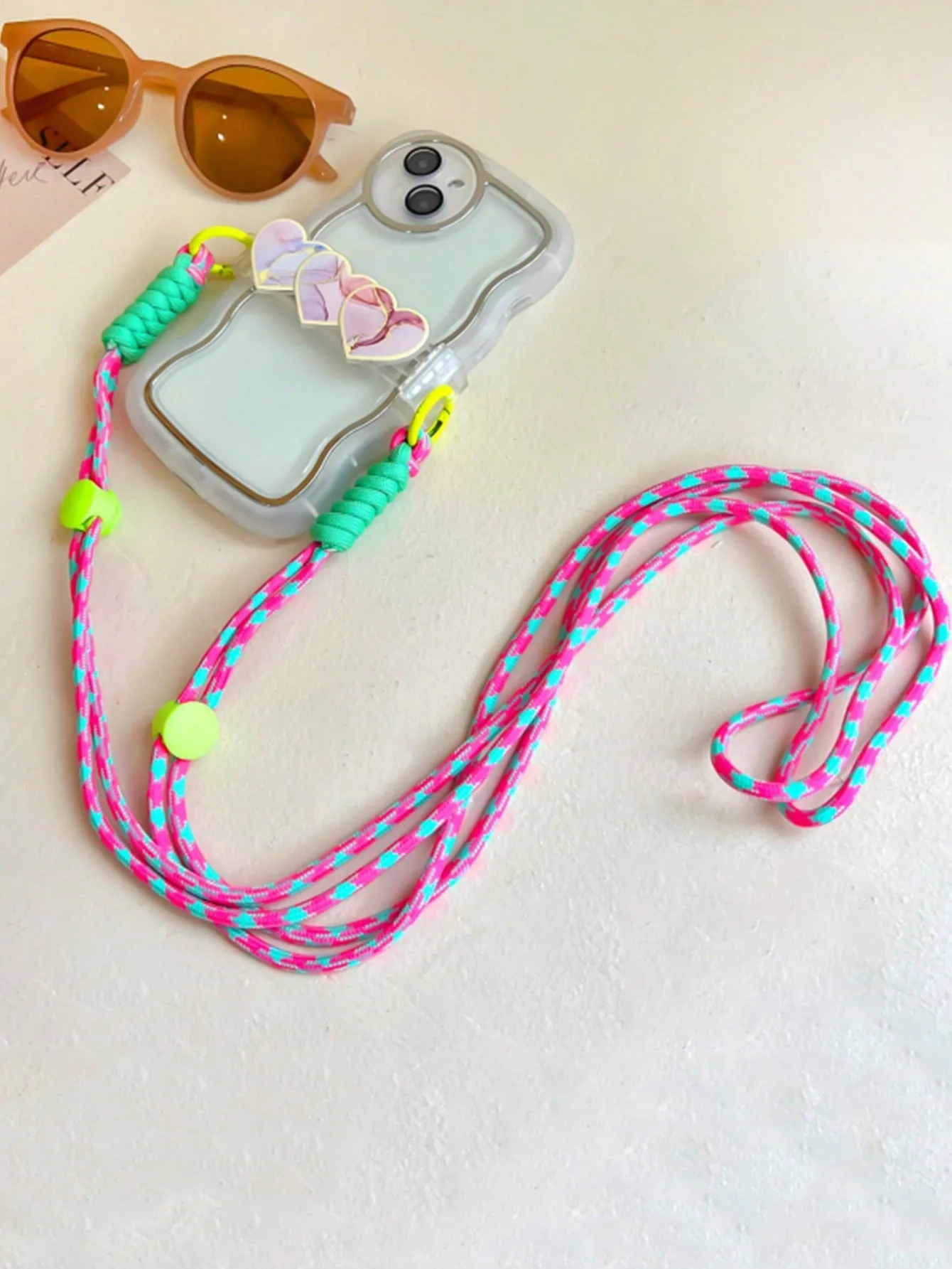 1pc Colorblock Phone Lanyard With Heart Decor Back Clip