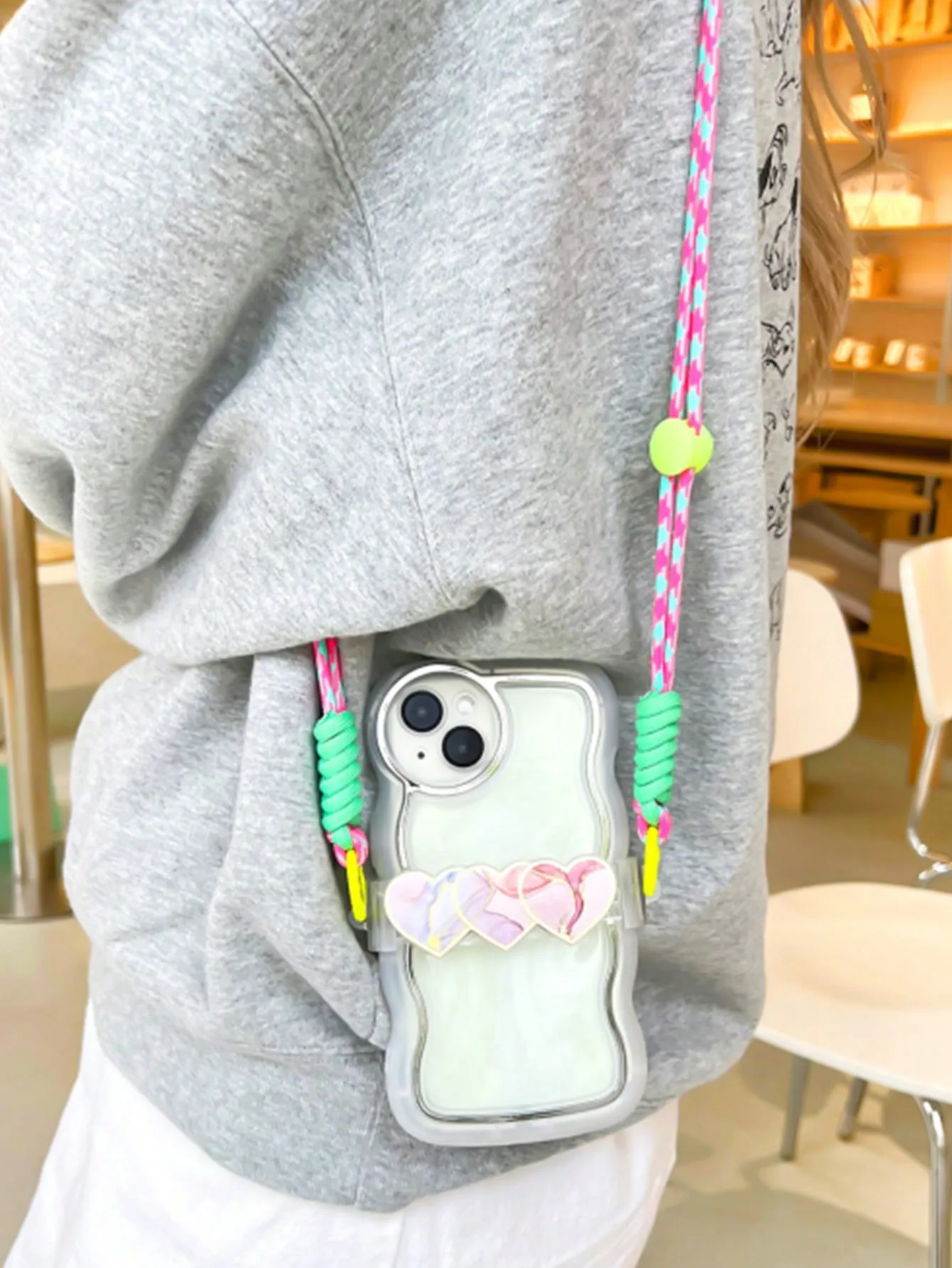 1pc Colorblock Phone Lanyard With Heart Decor Back Clip