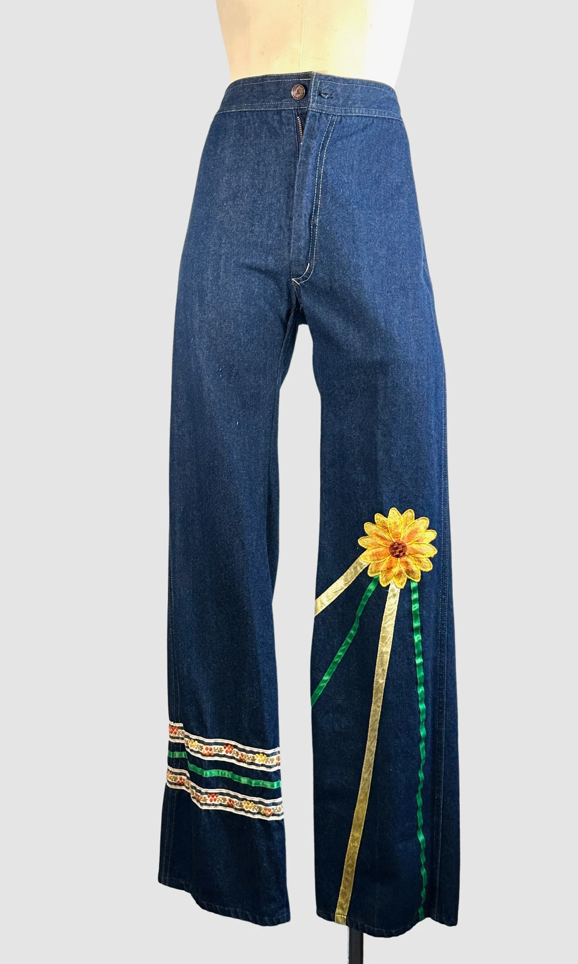 DAISY DOES IT 70s City Girl Jeans with Floral Applique  X Small