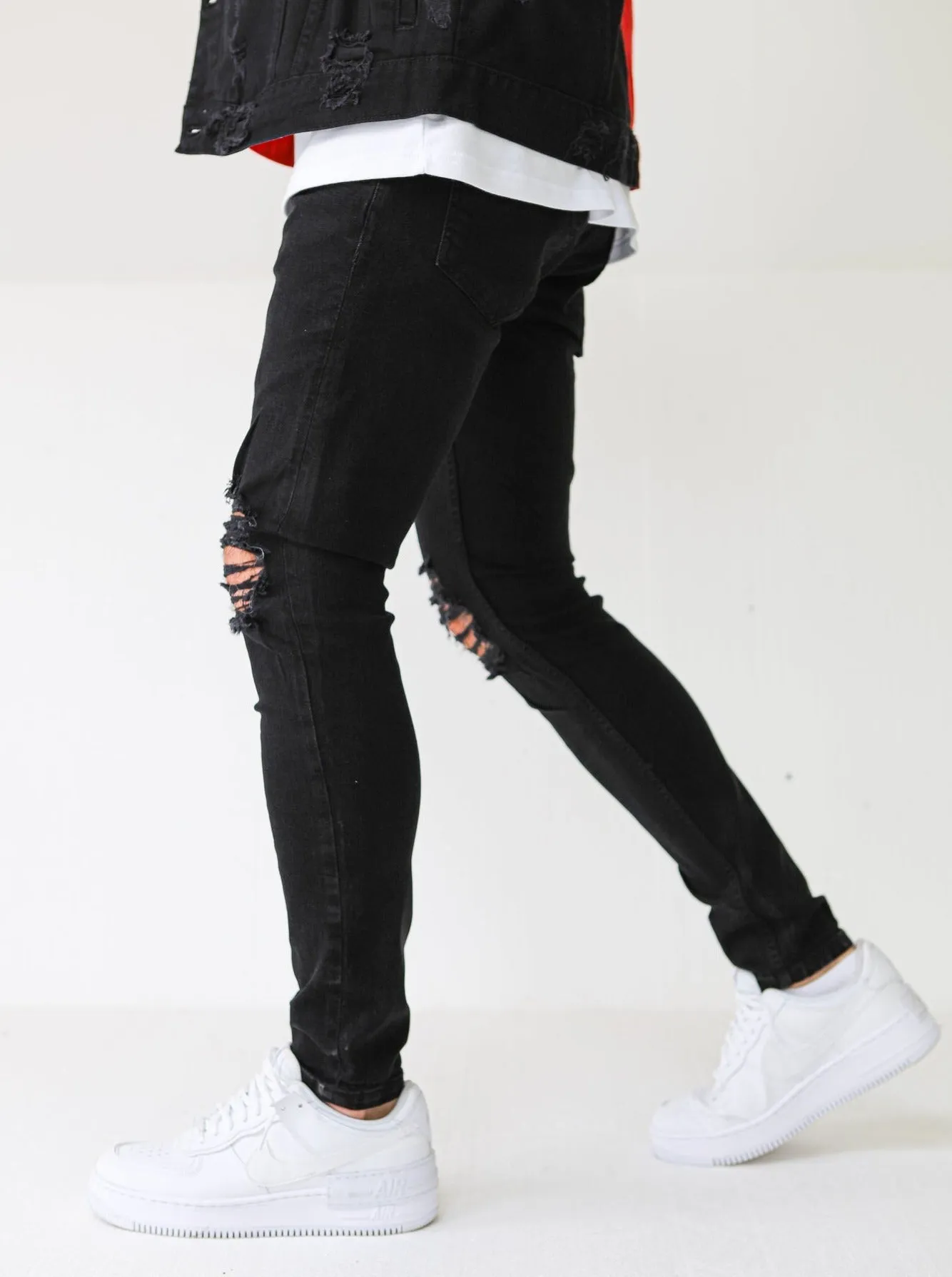 Knee Distressed Premium Black Jeans