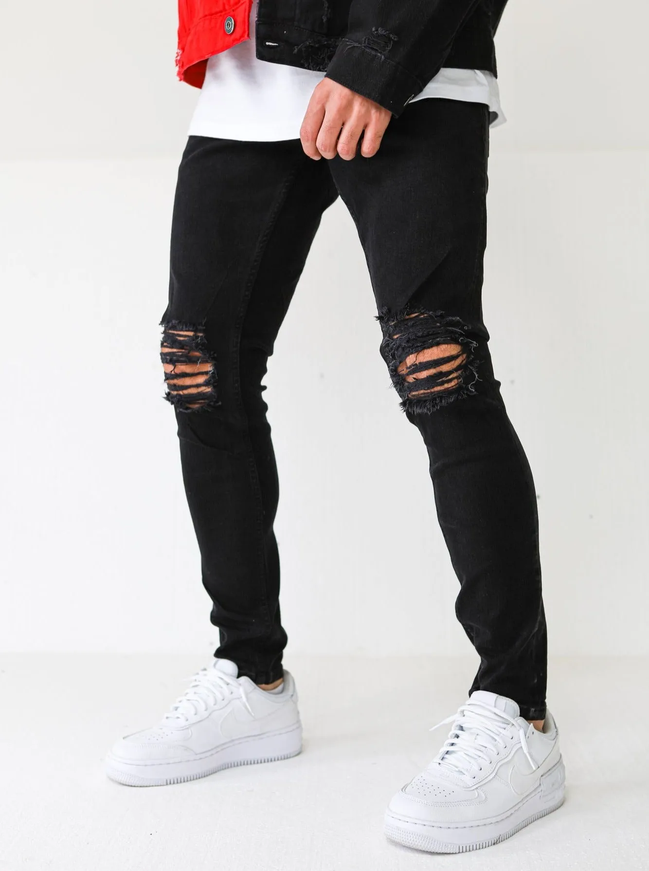 Knee Distressed Premium Black Jeans