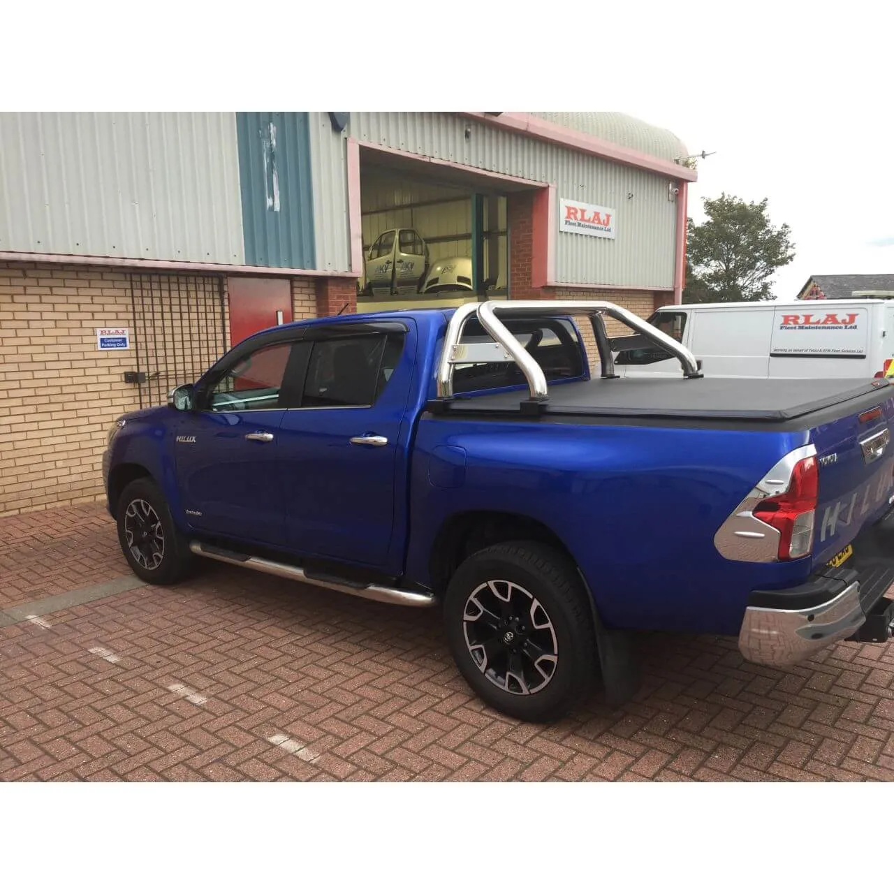 Soft Tri-Fold Tonneau Cover for Toyota Hilux Double Cab 2016 